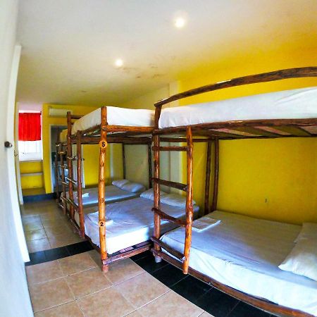 Kiwi Suites Hostel Montañita Kültér fotó