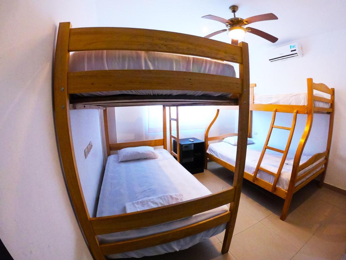 Kiwi Suites Hostel Montañita Kültér fotó