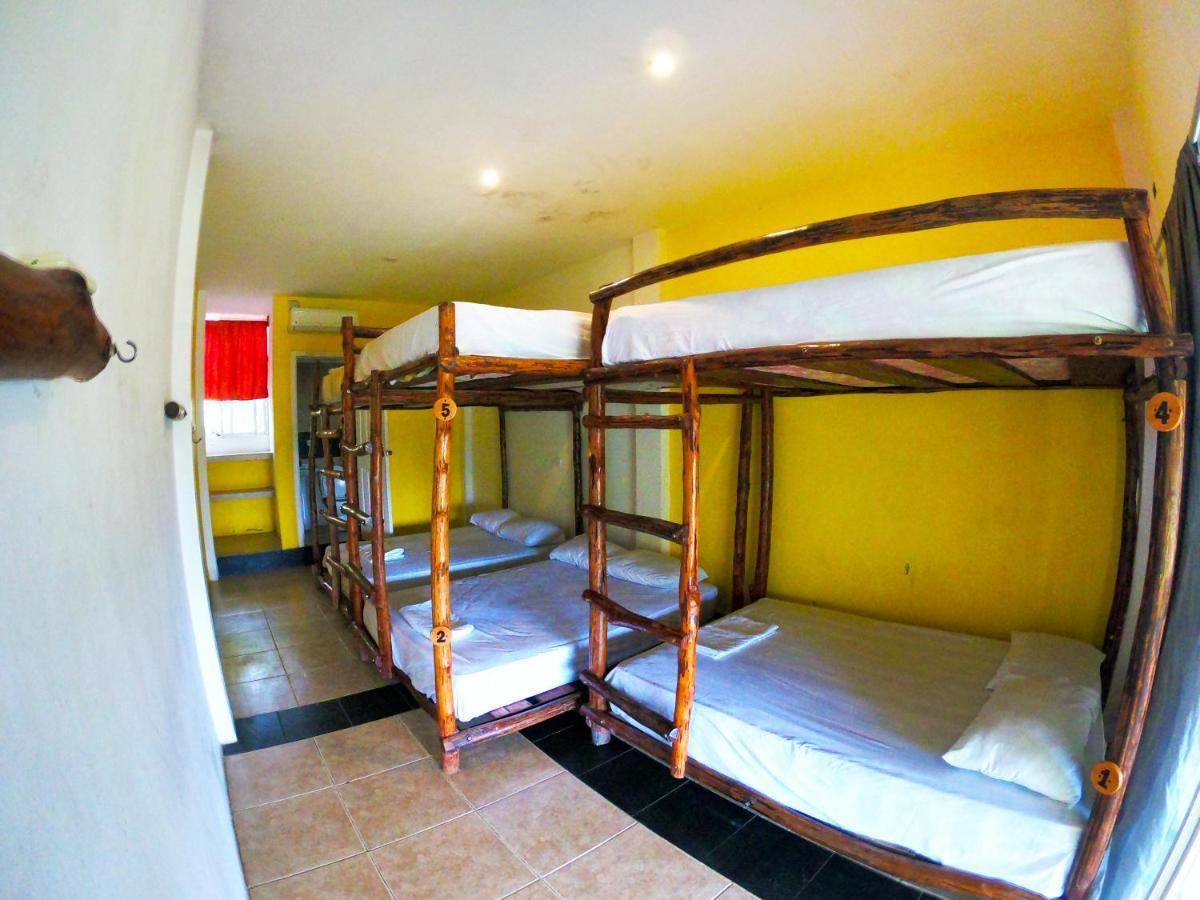 Kiwi Suites Hostel Montañita Kültér fotó