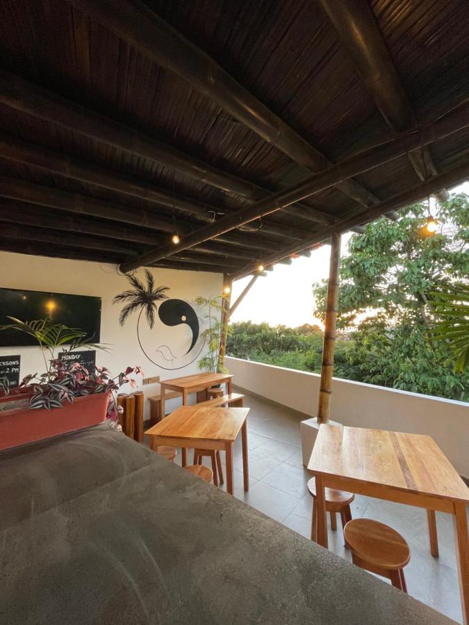 Kiwi Suites Hostel Montañita Kültér fotó